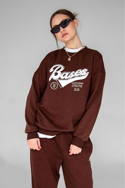 bases. Brown Crew Neck Printed Oversize Sweatshirt with Fleece Inside