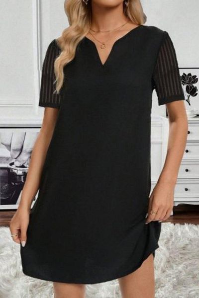 Mossta Short Sleeve V Neck Crepe Dress - Black