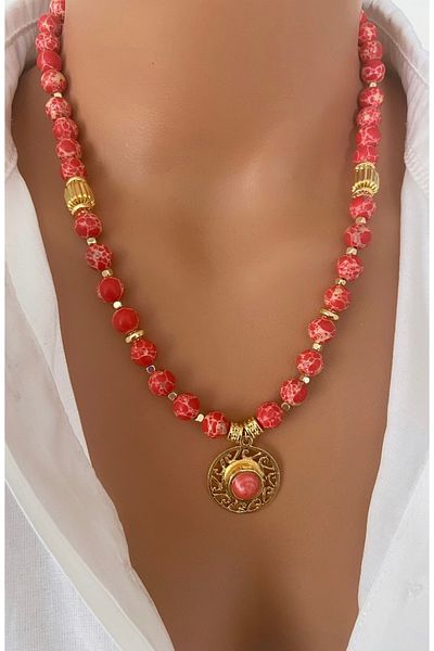 TARZ-I TAKI Natural Stone Red Varasite Stone Lace Tip Design Necklace
