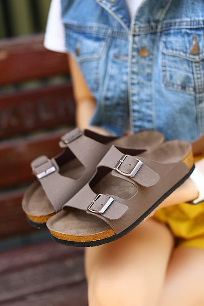 Zerenyus Άνετες παντόφλες Nubuck με διπλή πόρπη Rıno Brown
