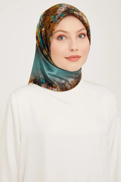 Armine Σειρά Nostalgia Twill Silk Scarf 9043D-29 Μοτίβο με λογότυπο TABA-TURQUOISE