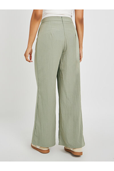 Styli Solid Twill Pleated Wide Leg Pants with Cross Waistband