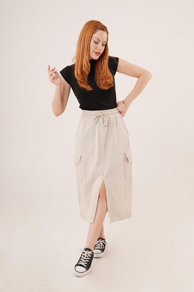D&M Life Collection Cream Skirt with Front Slit and Pocket Detail - m - Cream