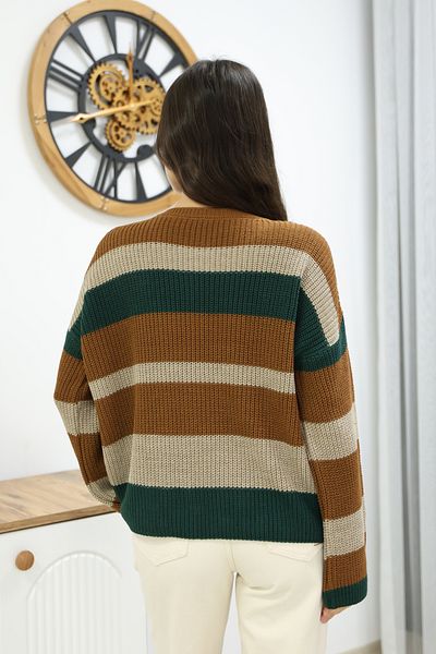 ALCHON Round Neck Long Sleeve Comfortable Loose Cut Three Color Striped Basic Plain Winter Knitwear Sweater