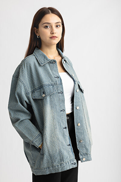 Suede Style 5431 - سترة جينز نسائية أنيقة ومريحة مع تفاصيل ليزر