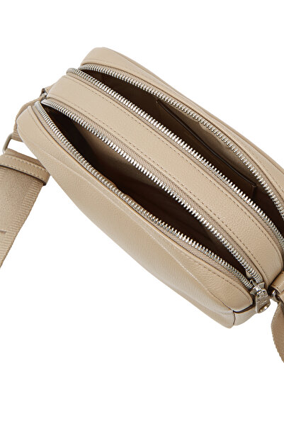 Calvin Klein Calvin Klein Women Parsnip Ultralight Crossbody Bag