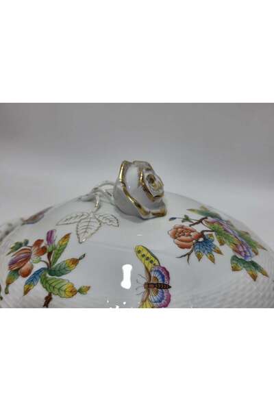 HEREND 51 Queen Victoria Vbo Hand Painting Porcelain Serving Bowl