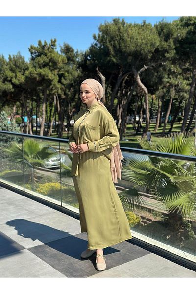 Ranasubaşı Front and Sleeves Stone Sequin Embroidered Satin Suit Green