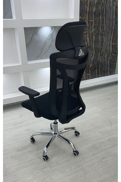 DEC43 Modern executive office chair.