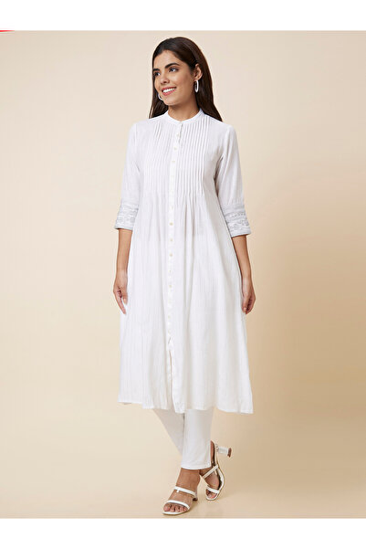 Globus By Styli Solid Mandarin Collar Pleated A-Line Kurta