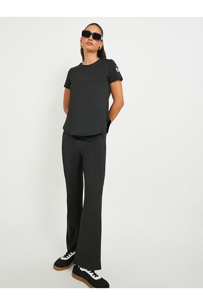 Styli Embroidered Detail Short Sleeve T-Shirt and Pants Co-Ords