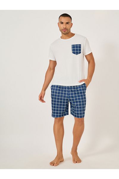 Styli Solid Contrast Pocket Detail T-Shirt and Checked Shorts Set