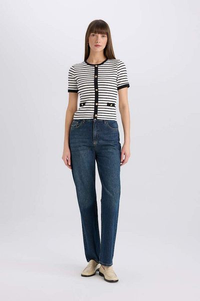 DeFacto New Season Slim Fit Slim Fit Crew Neck Striped Smart Ribbed Camisole Buttoned Short