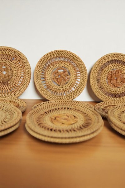 oceanpoint Handmade Rattan Coasters Set, 12-Piece Natural Weave Round Table Mat, Wicker Cup Protector