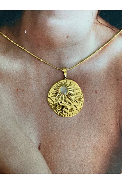 Pinery Jewels قلادة ميدالية من الفولاذ المقاوم للصدأ باللون الذهبي