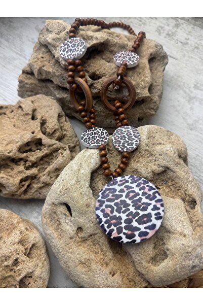 SEDEF TAKI Ahşap boncuklu tasarım leopar kolye