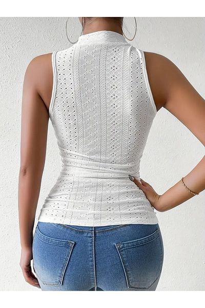 Marin Star White Embroidery Pattern Crew Neck Sleeveless Side Shirring Crop, White Embroidery Pattern Sleeveless Shirring Blouse