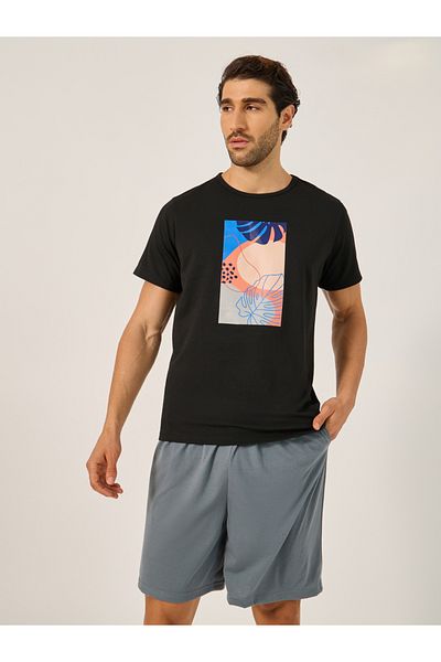 Styli Graphic Printed Round Neck T-Shirt and Shorts Set