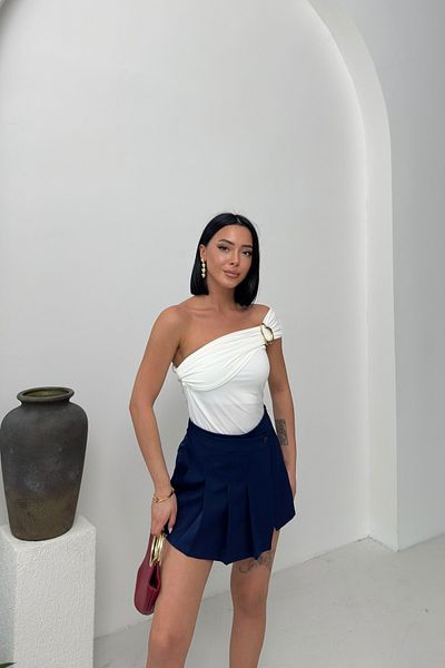 Sorridi Detailed Boat Neck Sandy Blouse with Accessories