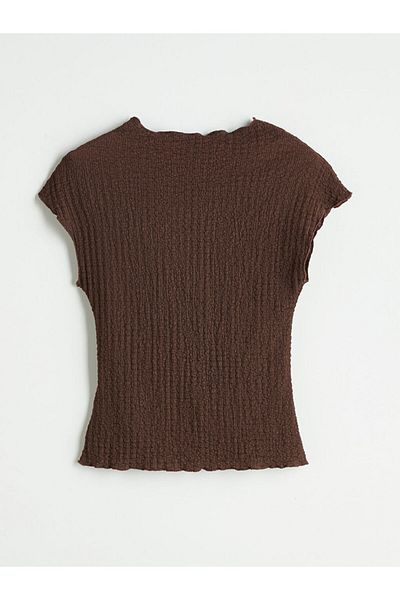 LC Waikiki    Crew Neck Textured Crop