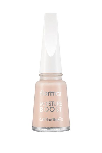 Flormar Flormar Moisture Boost supports nail moisture, helping protect it from breakage and giving it a smooth appearance.