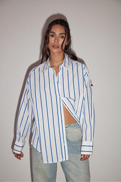 bases. Oversize Çizgili Poplin Gömlek