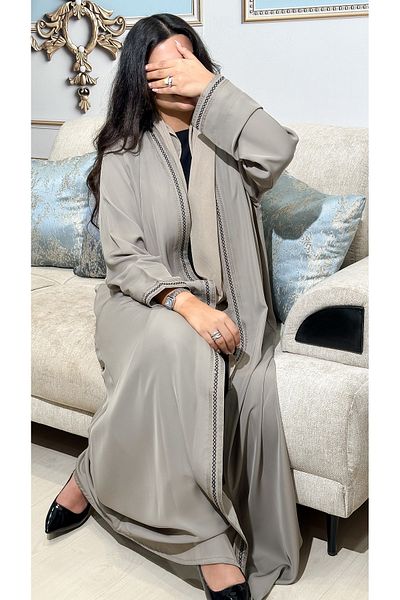 Elegant عباية لمسة حرير بتطريز