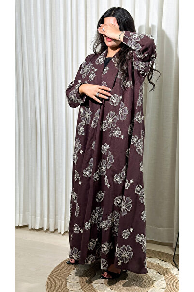 Elegant Abaya with embroidered rose designs on the abaya