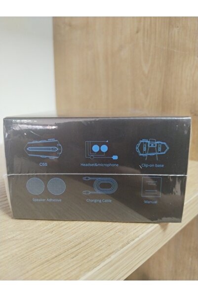 Helmet wireless earphone