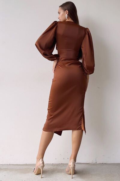 thezkscom Γυναικείο φόρεμα με σατέν ντραπέ με λεπτομέρεια με μπαλόνι μανίκι σε μεγάλο μέγεθος