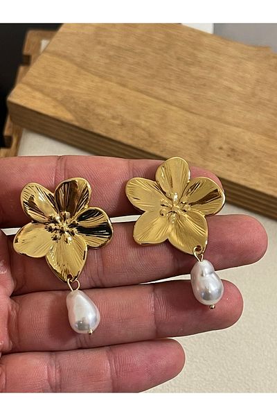 Rupen Kraft 316 L Surgical Steel Pearl Special Design Stainless Tarnish Free Flower Steel Earrings