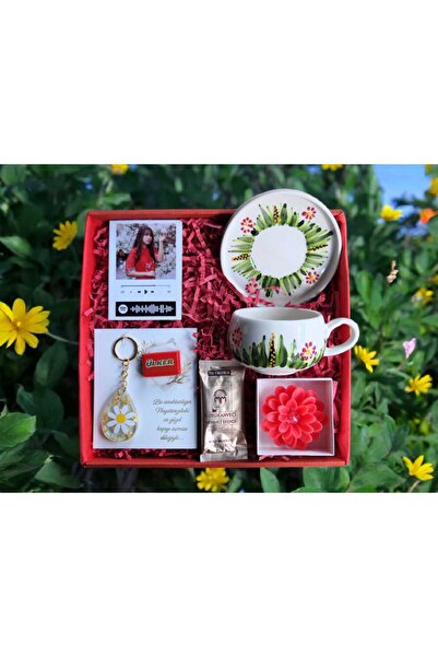 MARMORİ KIRMIZI PAPATYA FİNCAN TAKIMI KİŞİSELLEŞTİRİLEBİLİR PAPATYA ANAHTARLIKMUM ÇİKOLATA HEDİYE SETİ