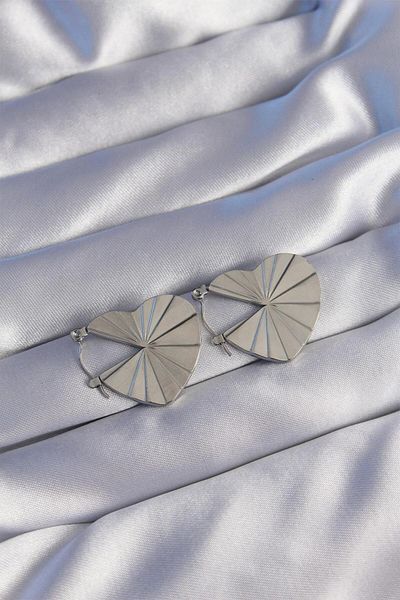 AfraBeauty 316L Steel Silver Striped Plate Design Heart Earrings