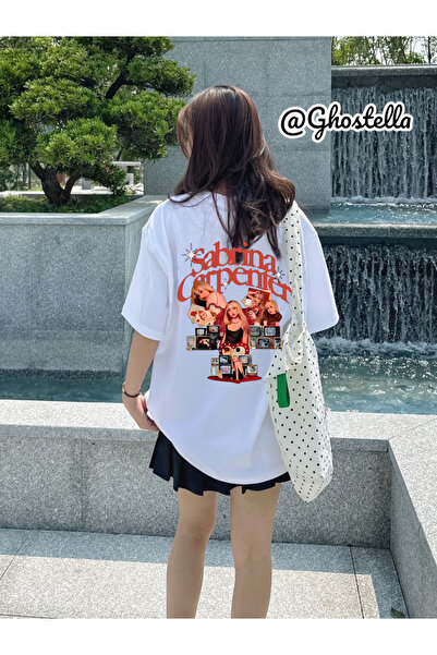 Minga London تيشيرت أبيض كبير الحجم للجنسين من سابرينا كاربنتر - Ghostella