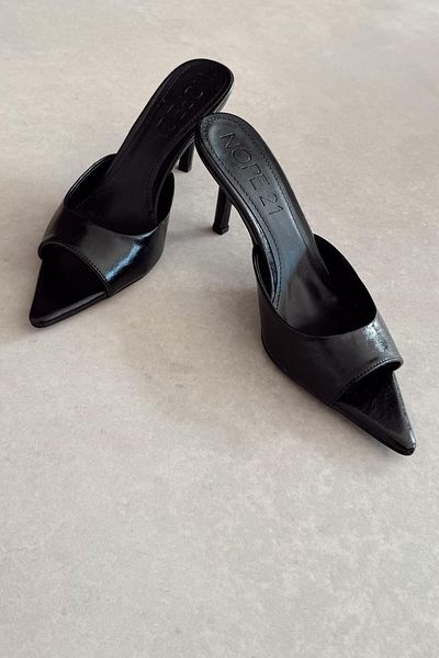 nope21shoess Henna Black Heeled Slippers