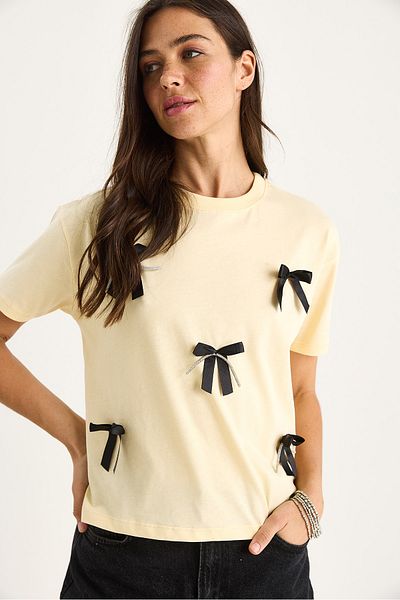Bianco Lucci Women's Satin Ribbon Accessory Stone Detailed T-Shirt 60602011