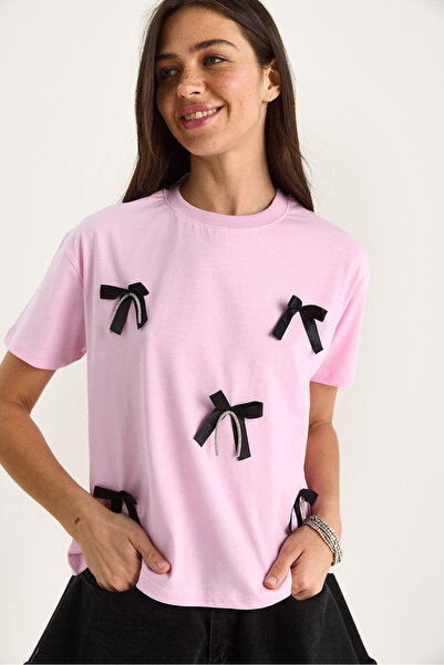 Bianco Lucci Γυναικείο T-Shirt με σατέν κορδέλα με πέτρινη λεπτομέρεια 60602011