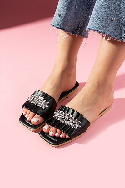 FUGA MODA Thor Black Folded Leaf Stone Detailed Slippers