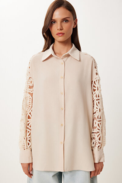 Happiness İstanbul Kadın Krem Dantel Kol Detaylı Keten Gömlek RG00070