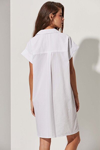 White By Nature V-Neck Plikaşe White Dress