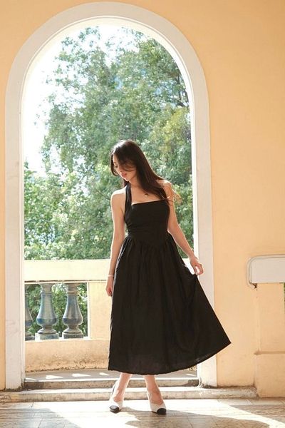 Lui Meist Cuore Elegant Linen Dress with Shirring Detail