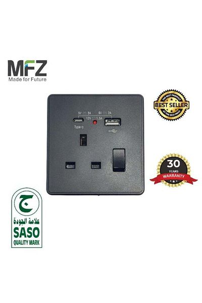 Generic مقبس طاقة حائطي عالمي أسود غير لامع مع شحن سريع USB وType-C