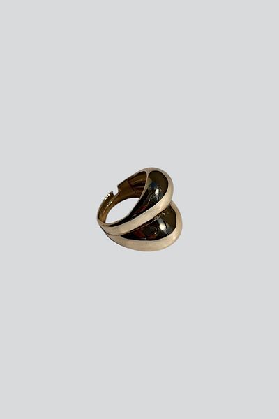 stravis Gold Color Curved Ring