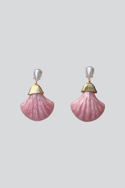 stravis Dangle Shell Earrings