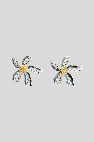 stravis Black and White Flower Earrings