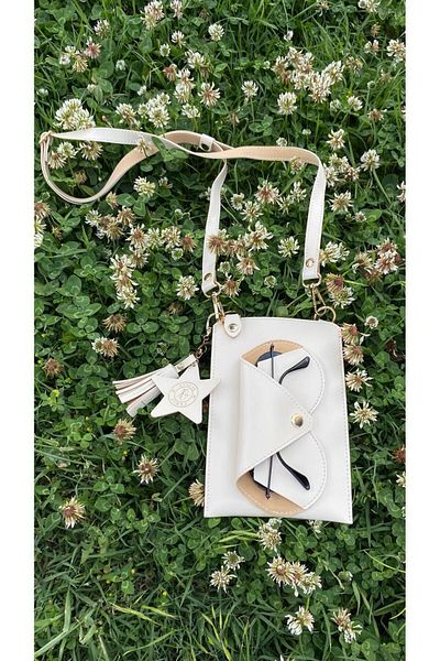 Atölyezümra Glasses Case, Card Compartment, Phone Bag, Tasseled Star Charm Keychain Gift (Cream)
