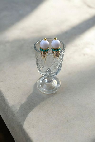 stravis Stone Embroidered Round Tip Earrings