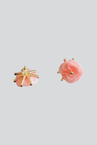 stravis Gold Detail Flower Earrings