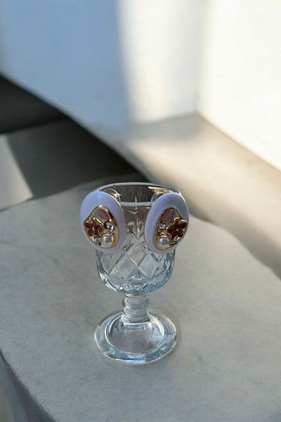 stravis Resin Pearls Flower Earrings