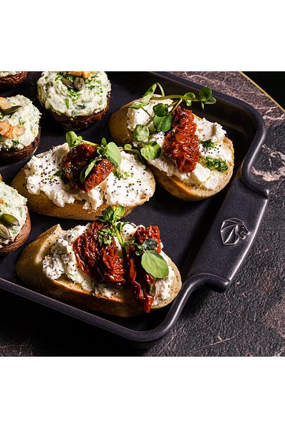Peugeot Black Appolia 40 cm Presentation Tray